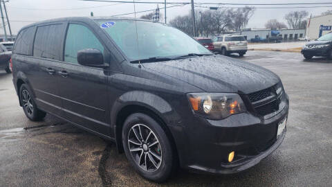 2016 Dodge Grand Caravan for sale at World Class Motors in Rockford IL