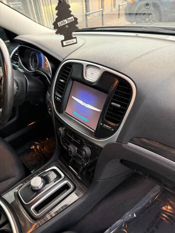 2018 Chrysler 300 Touring