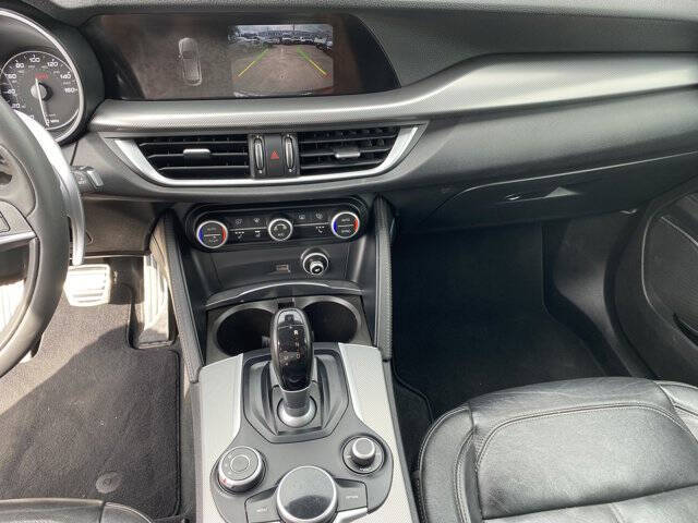 2018 Alfa Romeo Stelvio Sport