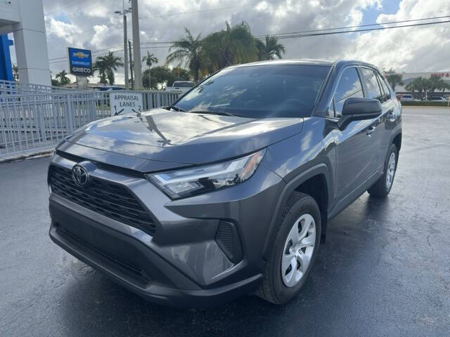 2024 Toyota RAV4 LE