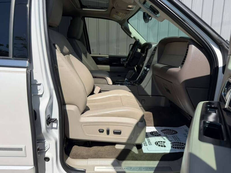 2017 Lincoln Navigator Select