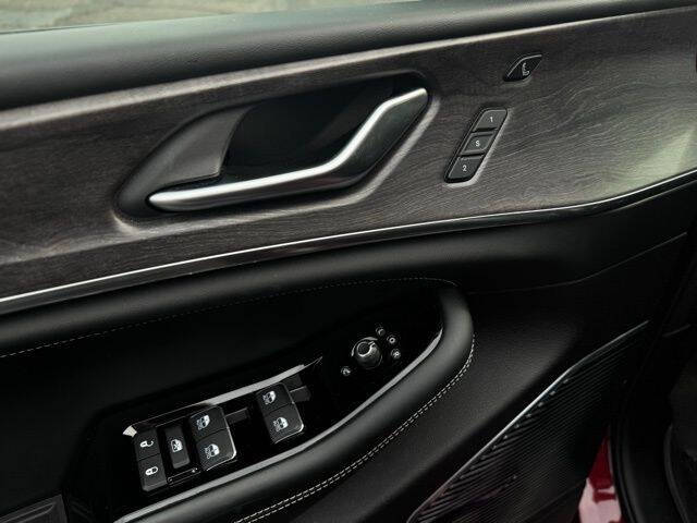 2022 Jeep Grand Cherokee Overland