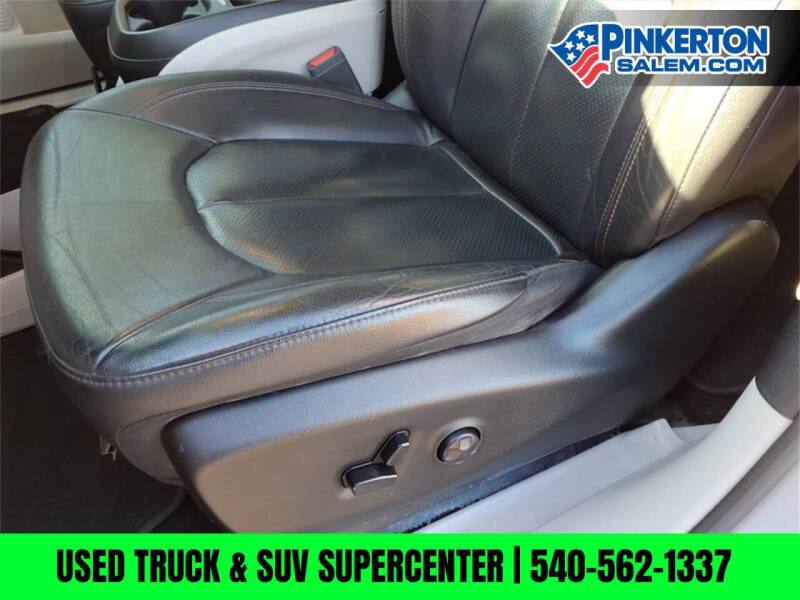 2020 Chrysler Pacifica Touring L