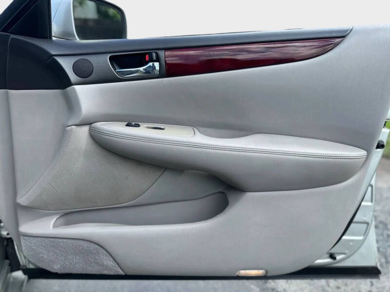 2004 Lexus ES 330