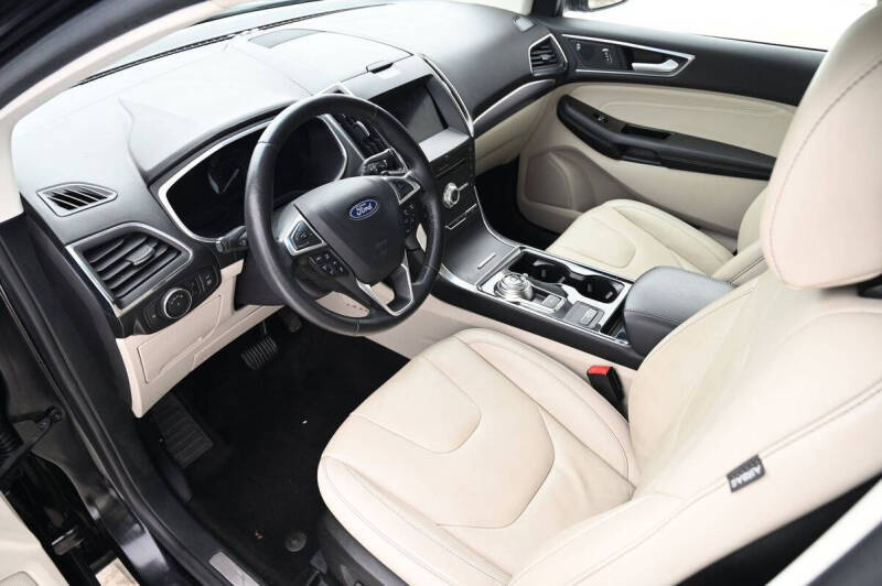2019 Ford Edge Titanium