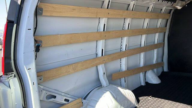 2023 GMC Savana 2500