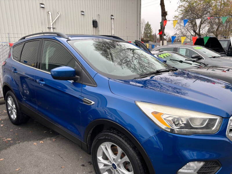 2018 Ford Escape SEL photo 4