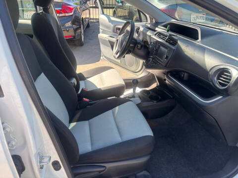 2014 Toyota Prius c One