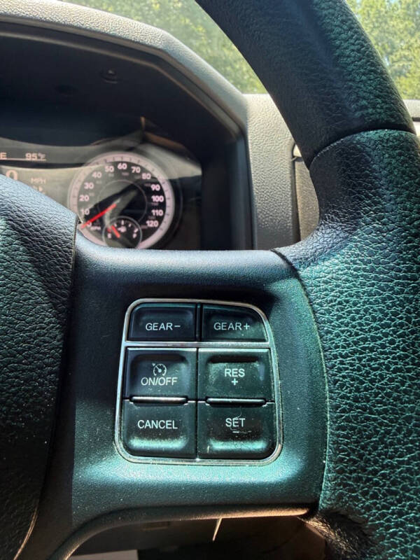 2017 RAM 1500 SLT