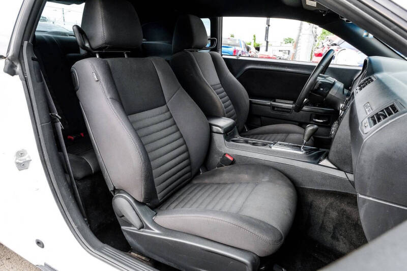 2014 Dodge Challenger SXT