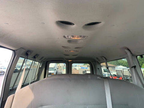 2013 Ford E-Series E-350 SD XLT