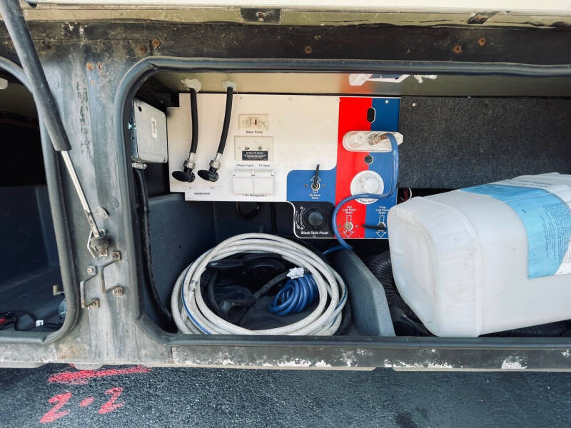 2002 Fleetwood RV 37U