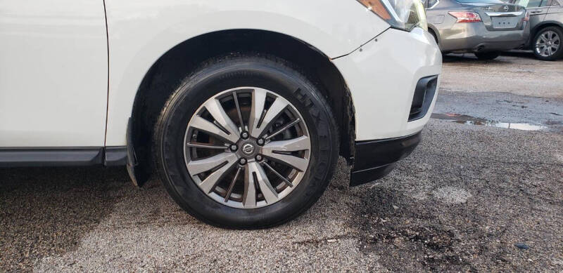 2017 Nissan Pathfinder S