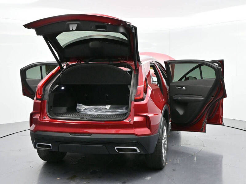 2025 Cadillac XT4 Premium Luxury