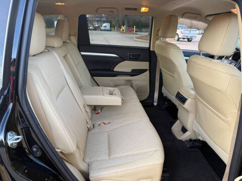 2015 Toyota Highlander LE