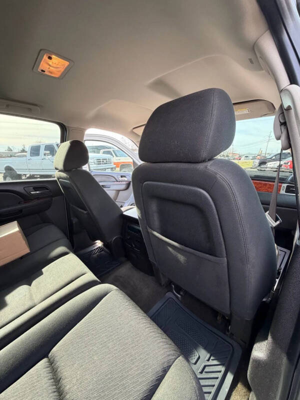 2011 Chevrolet Avalanche LS