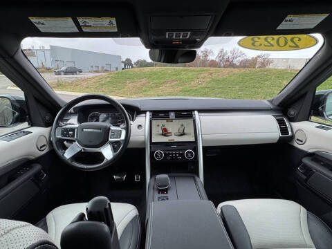 2023 Land Rover Discovery P300 S R-Dynamic