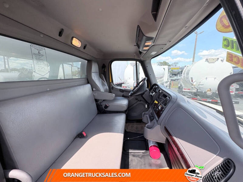 2020 Freightliner M2 106