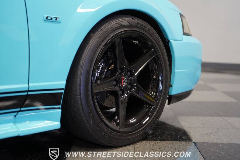 2004 Ford Mustang GT Deluxe