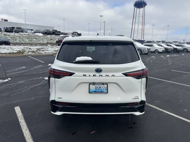 2022 Toyota Sienna XSE 7-Passenger