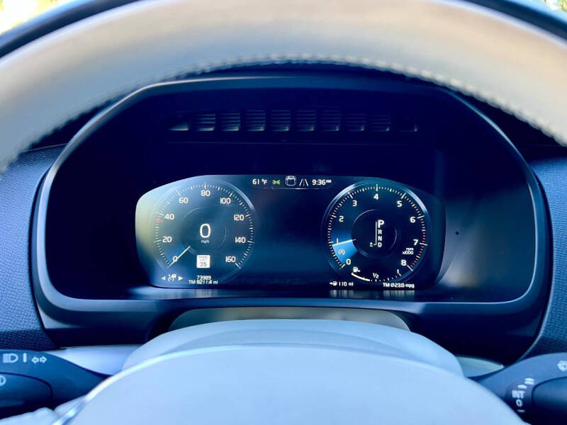 2016 Volvo XC90 T6 Momentum