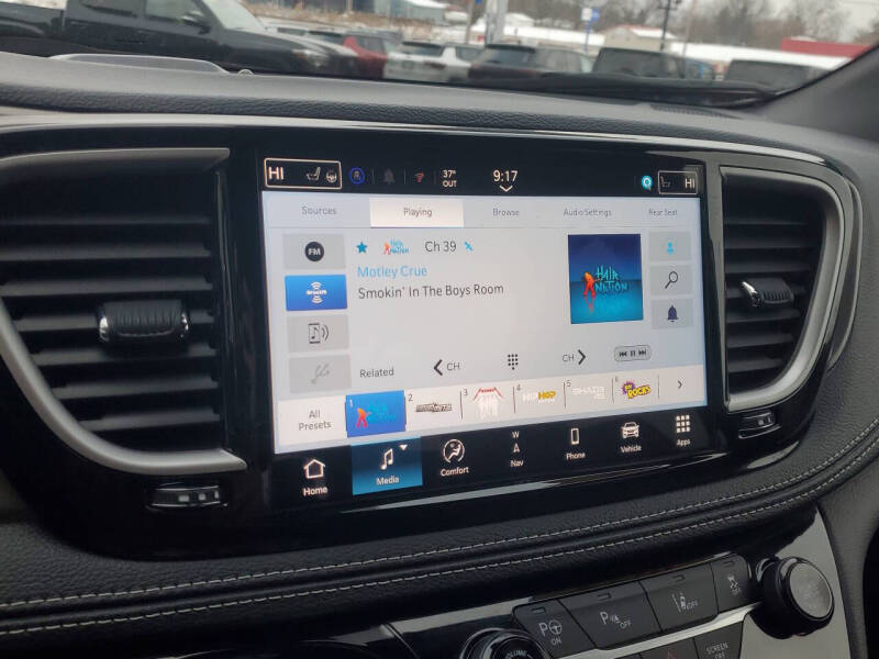 2025 Chrysler Pacifica Plug-In Hybrid