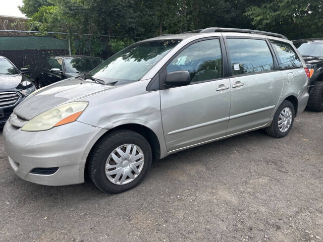 2006 Toyota Sienna CE 8 Passenger