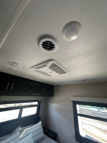 2023 Jayco Redhawk