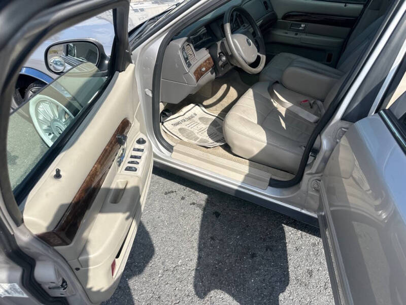 2011 Mercury Grand Marquis LS