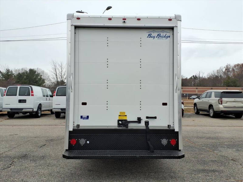 2025 Chevrolet Express 3500