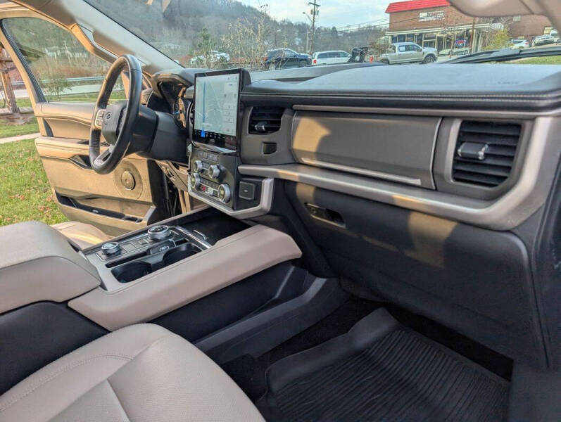 2022 Ford Expedition MAX XLT