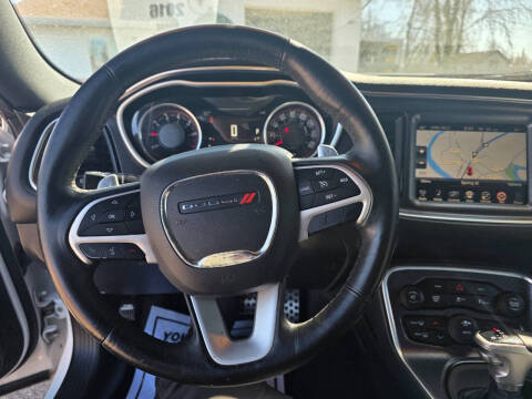 2016 Dodge Challenger SXT Plus