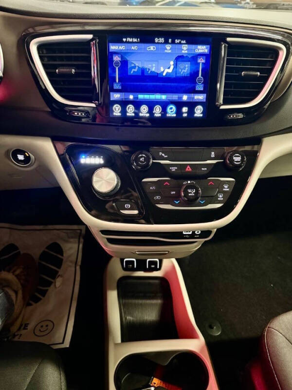 2017 Chrysler Pacifica Touring