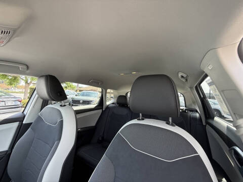 2025 Volkswagen Taos SE