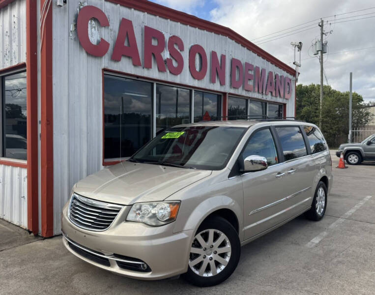 2012 Chrysler Town & Country Touring-L