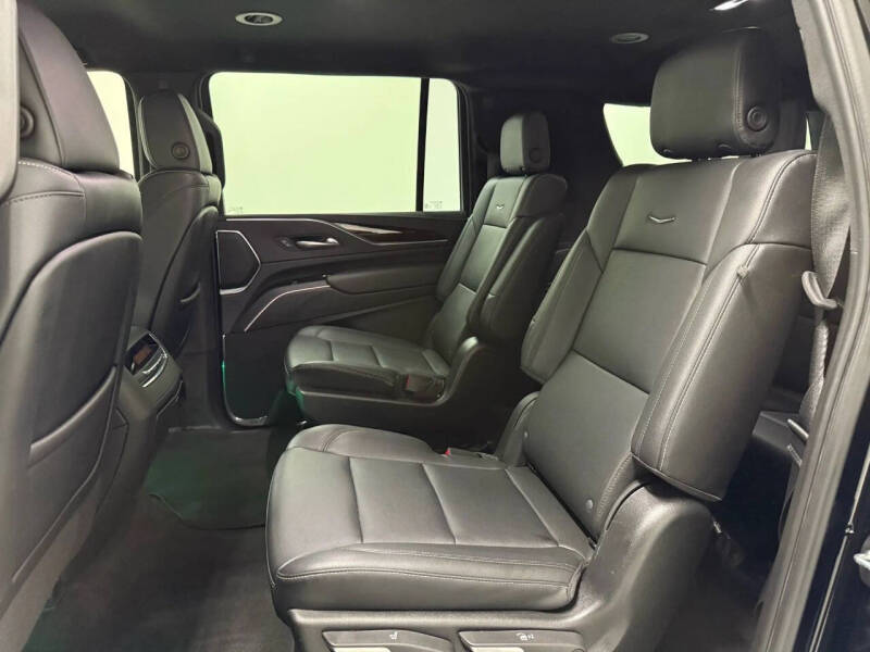 2023 Cadillac Escalade ESV Luxury