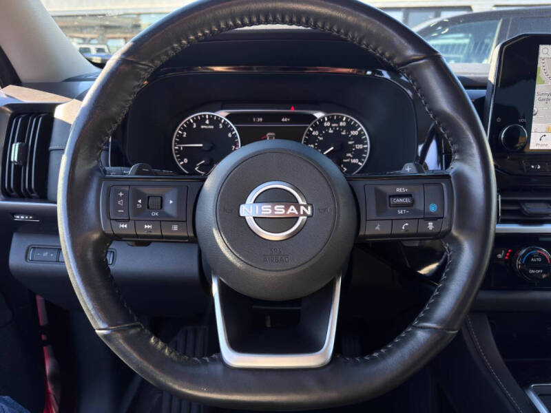 2023 Nissan Pathfinder SL