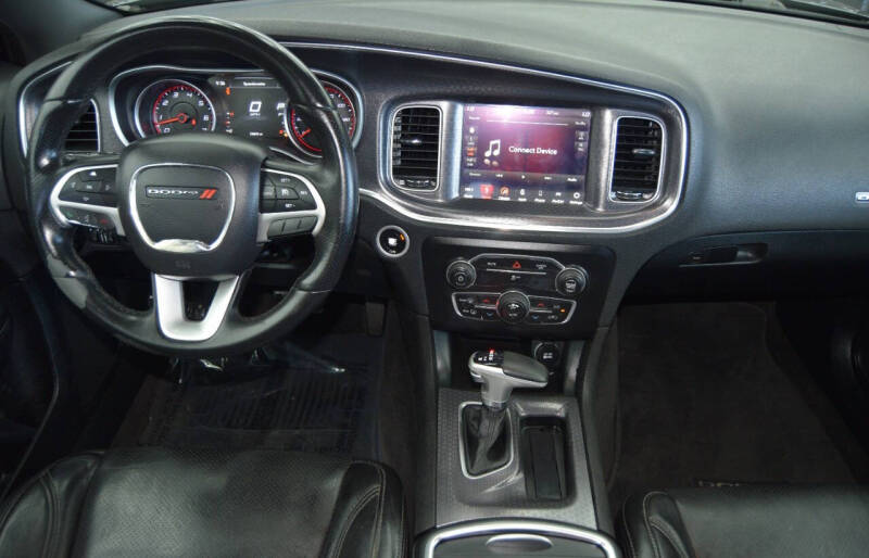 2017 Dodge Charger SXT