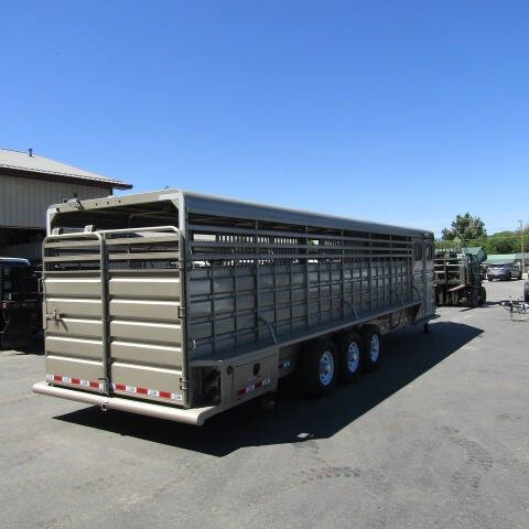 2025 GR 32FT TRAINER STOCK COMBO