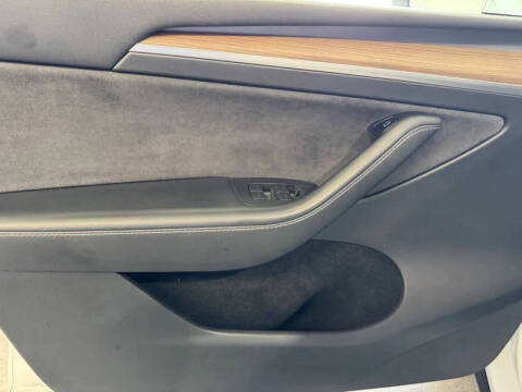 2025 Tesla Model Y Long Range
