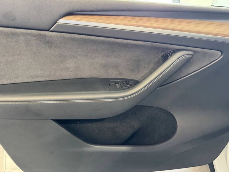 2025 Tesla Model Y Long Range