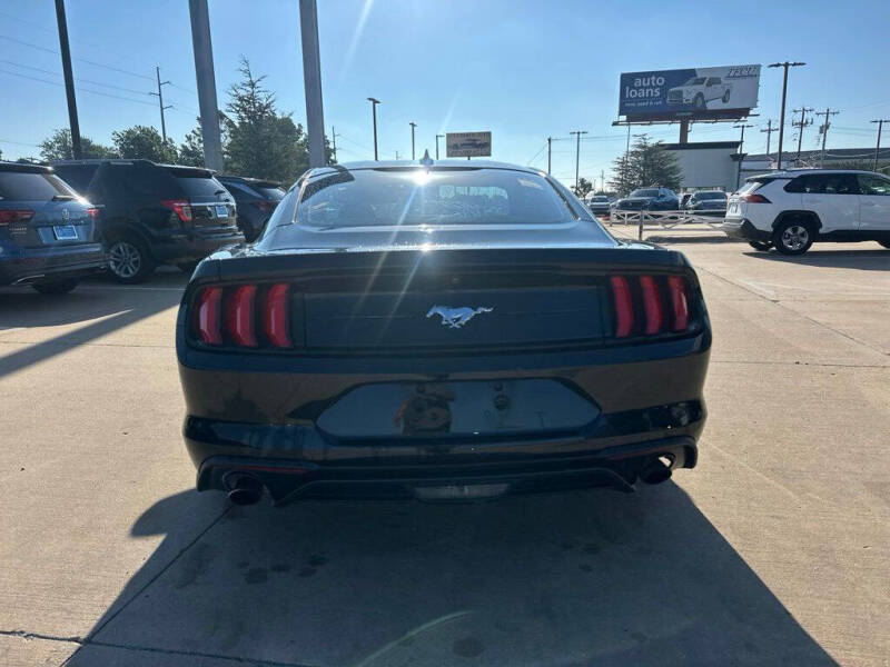 2021 Ford Mustang EcoBoost
