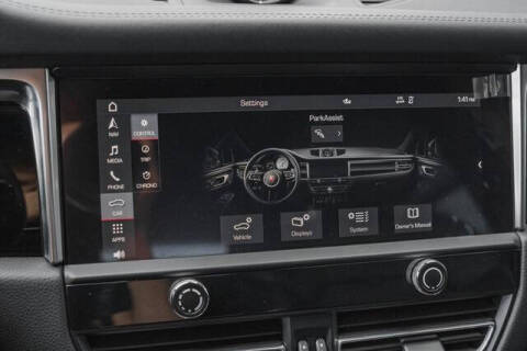 2023 Porsche Macan T