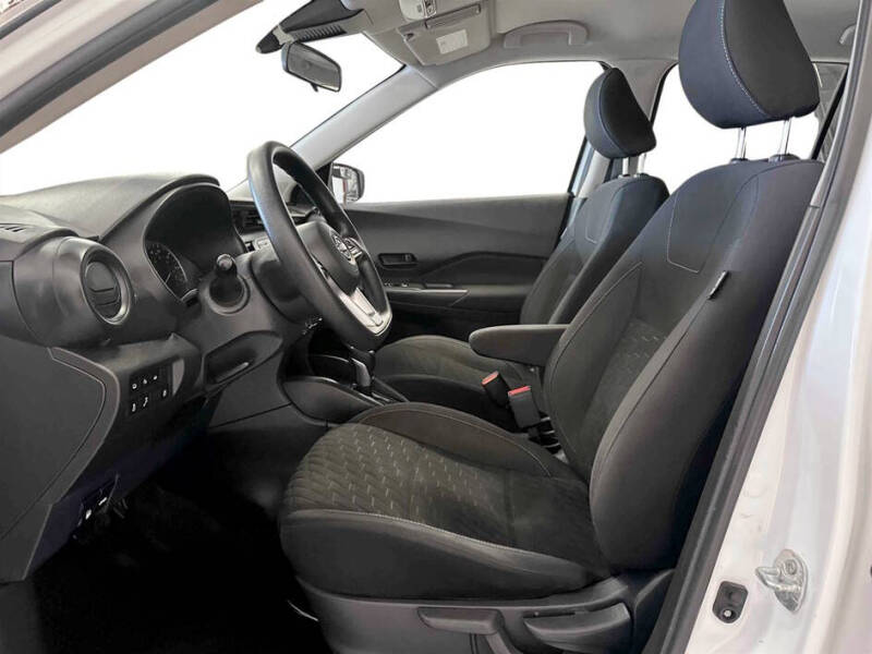 2022 Nissan Kicks S
