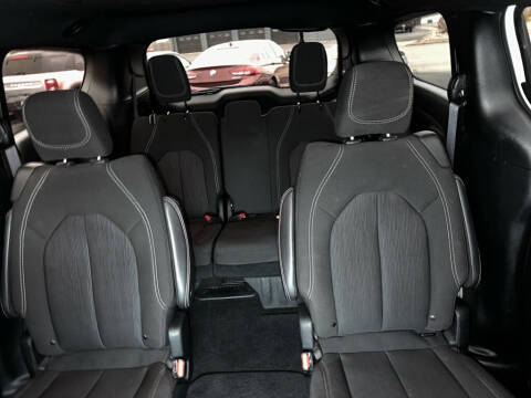 2022 Chrysler Pacifica Touring