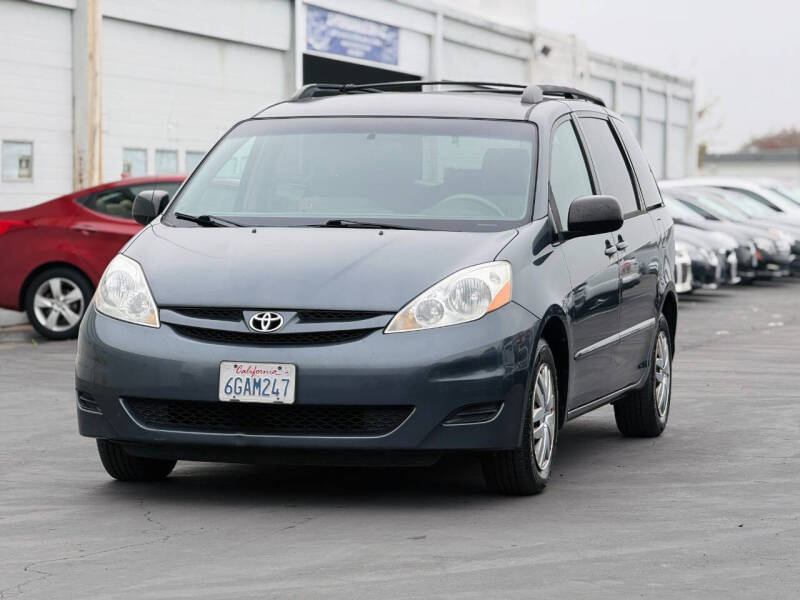 2009 Toyota Sienna LE