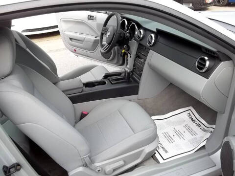 2005 Ford Mustang V6 Premium