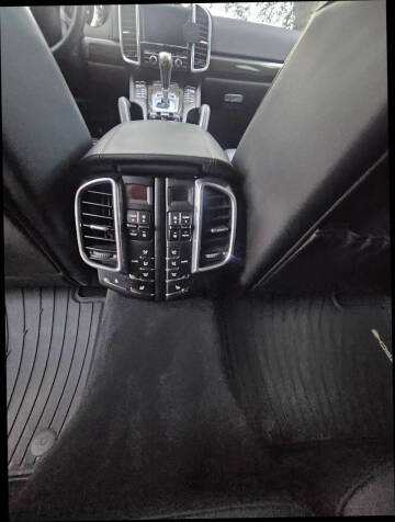 2013 Porsche Cayenne GTS