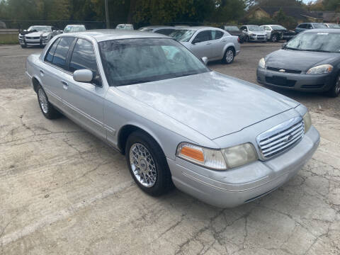 2001 Ford Crown Victoria for sale at 2nd Chance Auto Sales in Montgomery AL
