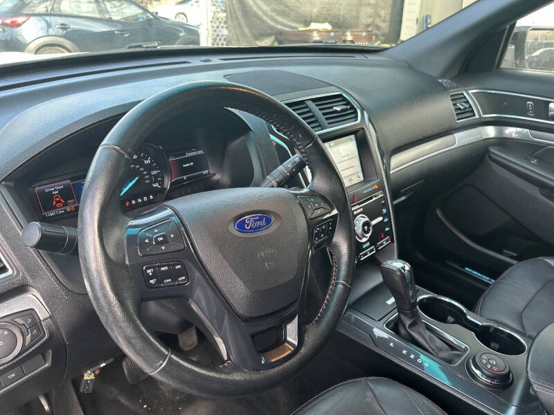 2017 Ford Explorer Sport